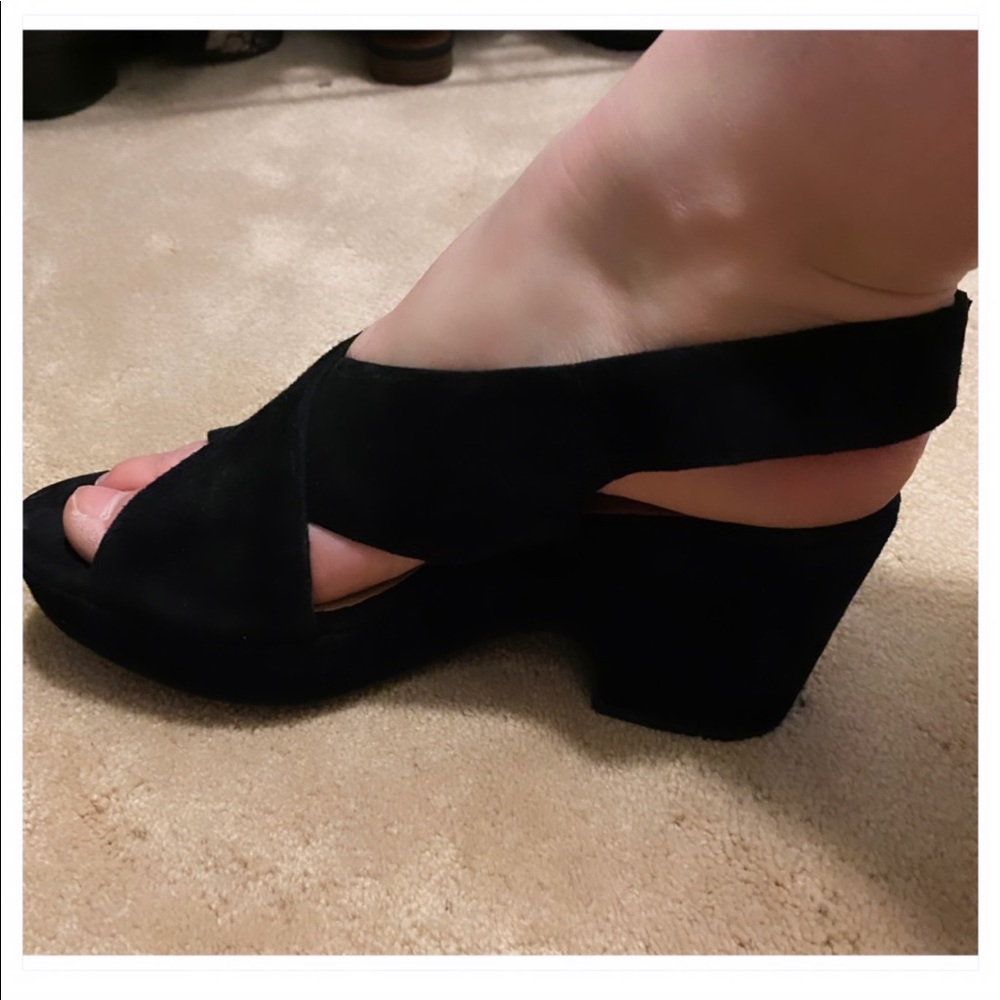 Clarks Suede Heels Size 8 in Great Condition